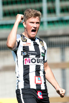 Landskronas Erik Pärsson jublar