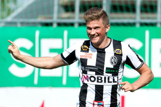Landskronas Erik Pärsson jublar
