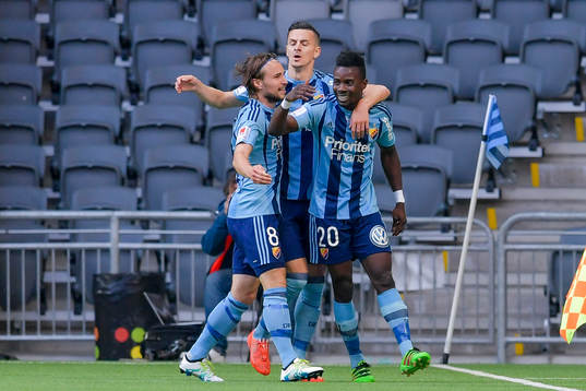 Djurgårdens Kevin Walker , Haris Radetinac och Sam Johnson