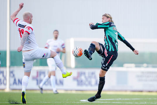 Assyriskas Ken Fagerberg  och Varbergs Joakim Lindner