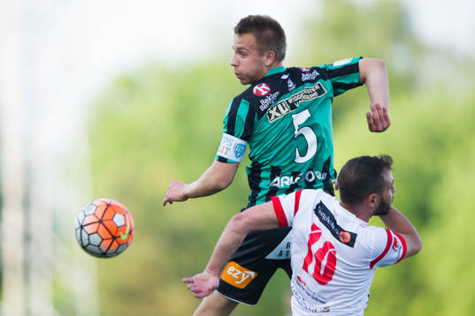 Bläddra bland fler bilder av Fotboll, Superettan, Assyriska - Varberg 