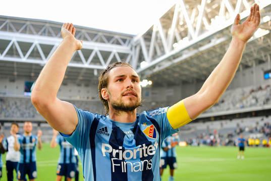 Djurgårdens Kevin Walker tackar publiken
