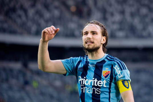 Djurgårdens Kevin Walker jublar mot publiken