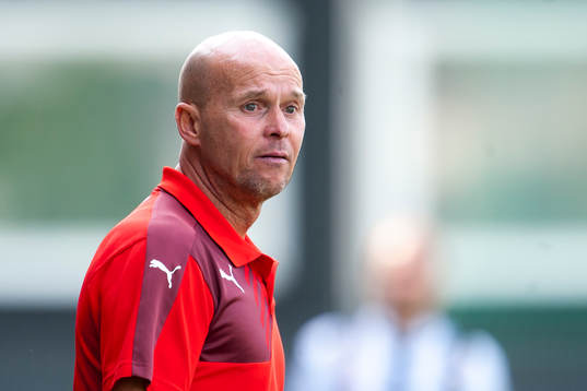 Höllvikens tränare Michael Sander