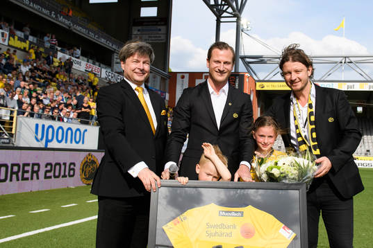 Elfsborgs Daniel Mobaeck avtackades innan fotbollsmatchen