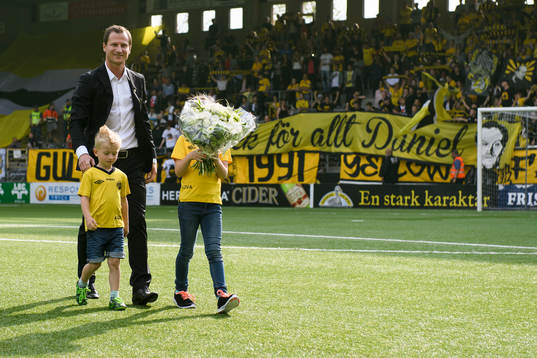 Elfsborgs Daniel Mobaeck med barnen