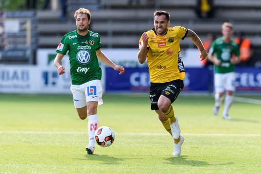 Elfsborgs Emir Bajrami och Jönköpings Tom Siwe