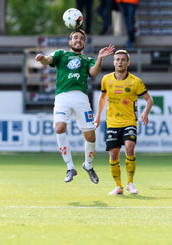 Jönköpings Dzenis Kozica med Elfsborgs Adam Lundqvist i