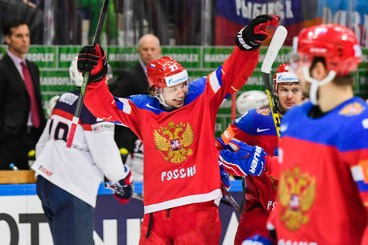 Rysslands Artemi Panarin  jublar
