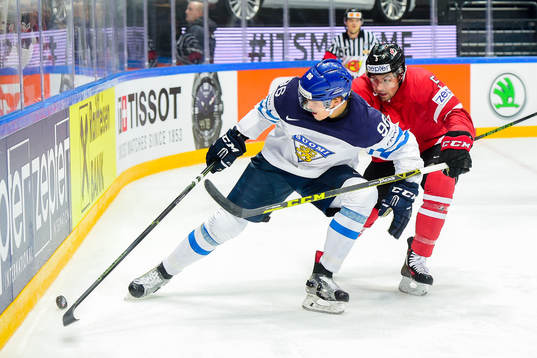 Finlands Mikko Rantanen och Kanadas Cody Ceci