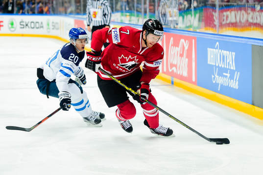 Finlands Sebastian Aho och Kanadas Michael Matheson