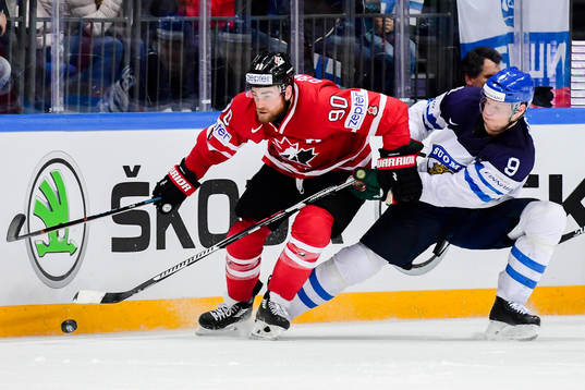 Kanadas Ryan O´Reilly  och Finlands Mikko Koivuunder