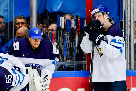 Finlands Esa Lindell  deppar