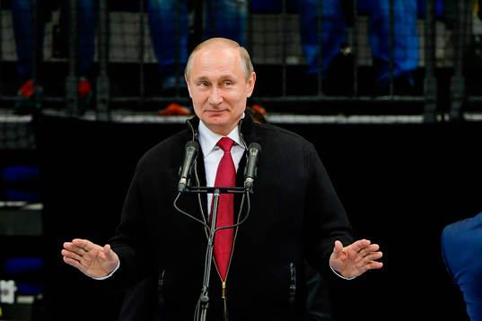 Rysslands President Vladimir Putin håller tal