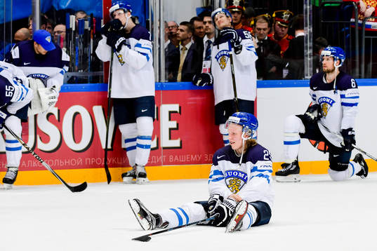 Finlands Patrik Laine deppar