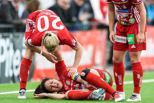 Piteås Josefin Johansson har ont
