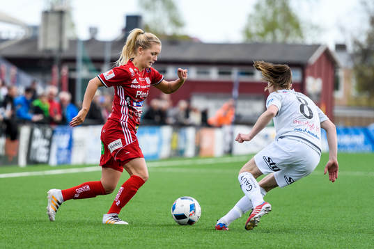 Piteås Ronja Aronsson och Kvarnsvedens Michaela Hermansson