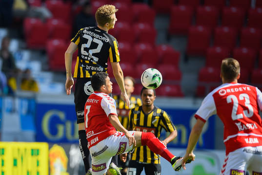 Häckens Samuel Gustafson och Kalmars Ismael Silva Lima