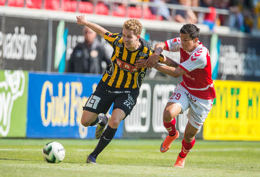 Häckens Samuel Gustafson och Kalmars Romário Pereira