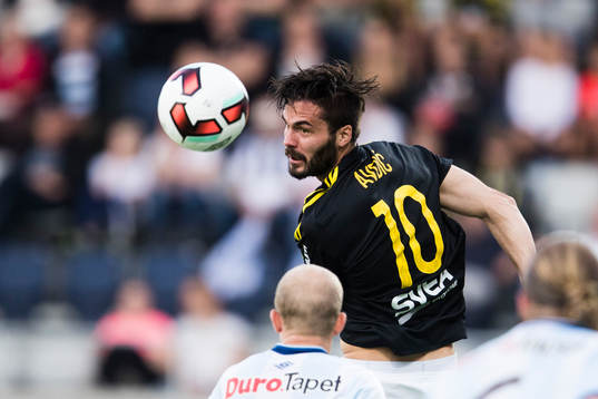 s Denni Avdic med en nick