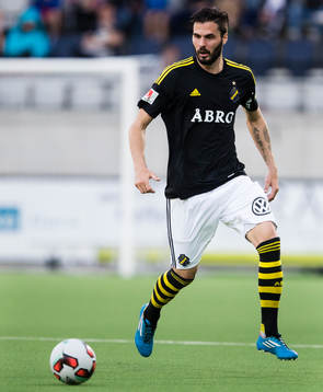 s Denni Avdic med bollen
