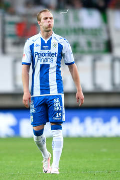 IFK Göteborgs Gustav Engvall spottar