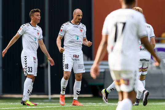 Kalmars Pär Eriksson jublar
