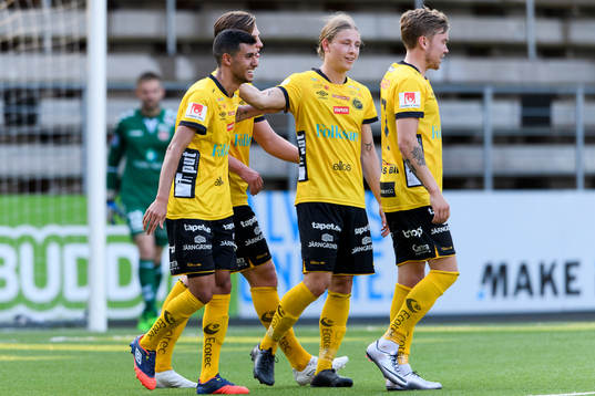 Elfsborgs Rami Kaib klappas om av lagkamraterna