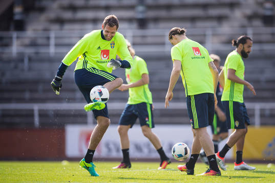 Sveriges målvakt Andreas Isaksson