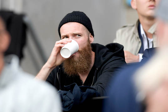 Malmö FFs skadade Jo Inge Berget på läktaren
