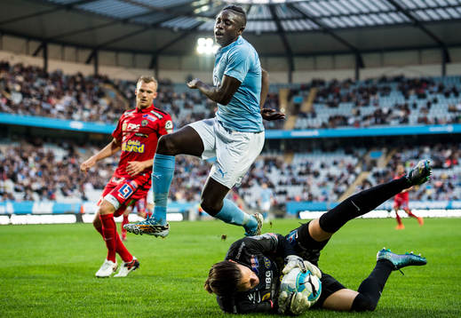 Malmö FFs Pa Konate och Falkenbergs målvakt Otto Martler