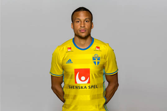 Martin Olsson, spelare i Sveriges fotbollslandslag
