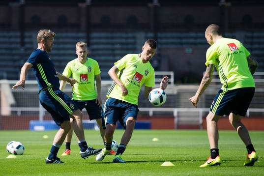 Player manager Marcus Allbäck, Sebastian Larsson, Mikael