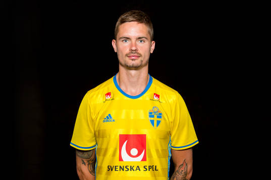 Mikael Lustig, spelare i Sveriges fotbollslandslag