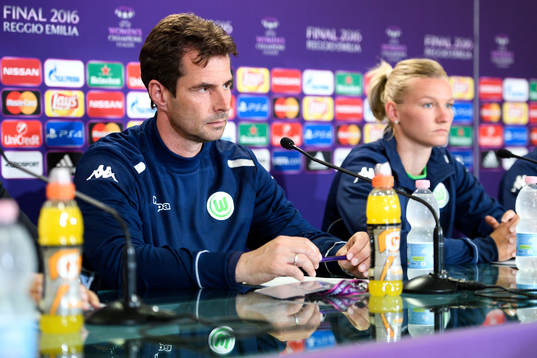 Wolfsburgs tränare Ralf Kellermann och Alexandra Popp