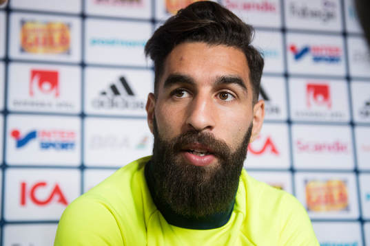 Jimmy Durmaz i mixed zone