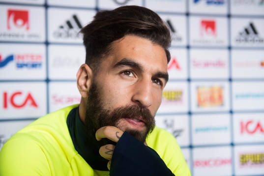 Jimmy Durmaz i mixed zone