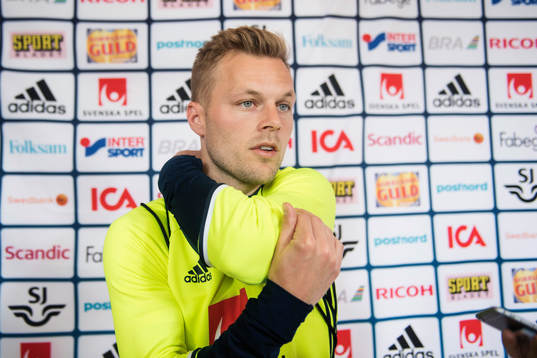 Sebastian Larsson i mixed zone