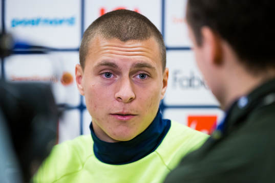 Victor Nilsson Lindelöf i mixed zone