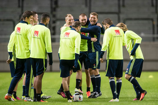 John Guidetti, Victor Nilsson Lindelöf och players manager