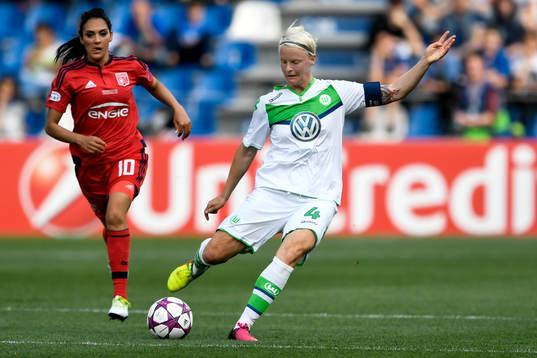 Lyons Louisa Necib och Wolfsburgs Nilla Fischer