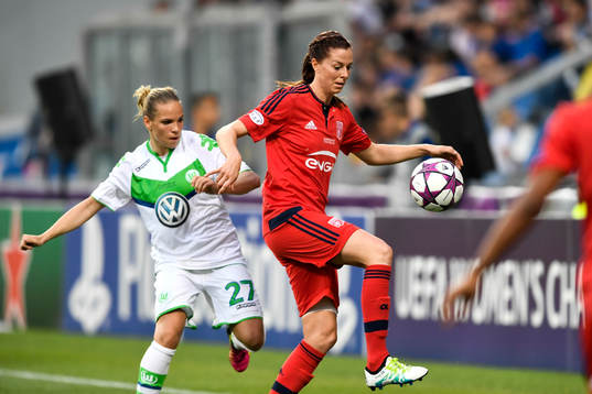 Wolfsburgs Isabel Kerschowski och Lyons Lotta Schelin