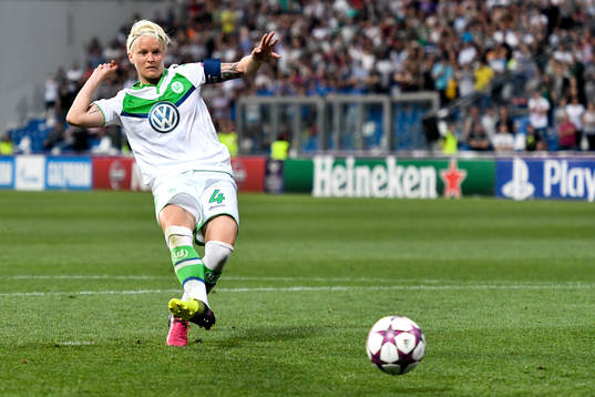 Wolfsburgs Nilla Fischer missade sin straff