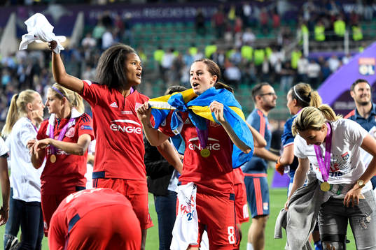 Lyons Wendie Renard och Lotta Schelin jublar
