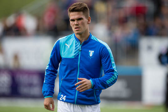 Malmö FFs Vidar Örn Kjartansson  värmer upp