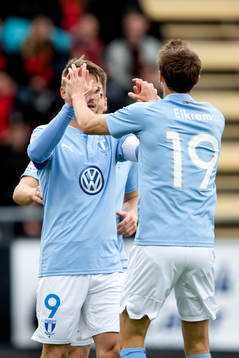 Malmö FFs Markus Rosenberg och Magnus Wolff Eikrem jublar