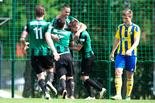 Högaborgs Jason Johansson, Bleron Zekaj och Mathias