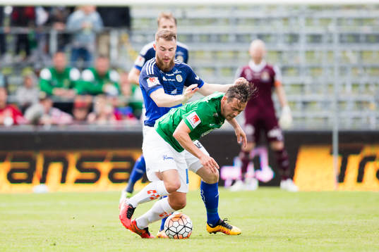 Sundsvalls Runar Sigurjonsson mot Jönköpings Fredric