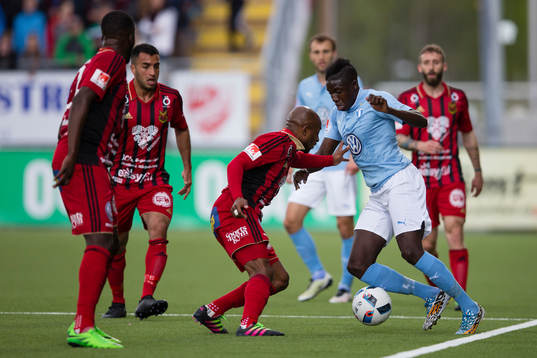 Östersunds Fouad Bachirou mot Malmö FFs Pa Konate