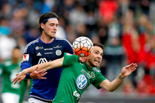 Sundsvalls Robin Tranberg och Jönköpings Dzenis Kozica